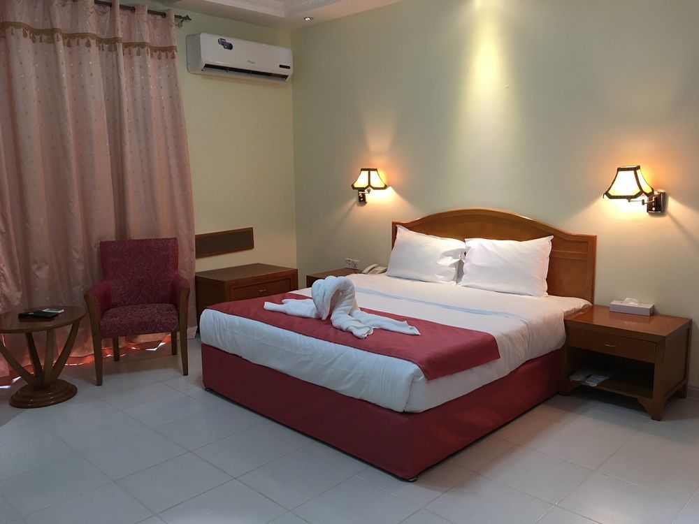 Oyo 366 Waves Hotel Ajman Luaran gambar