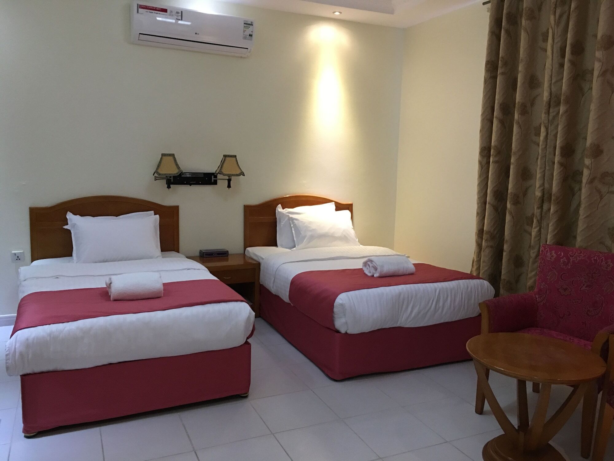 Oyo 366 Waves Hotel Ajman Luaran gambar