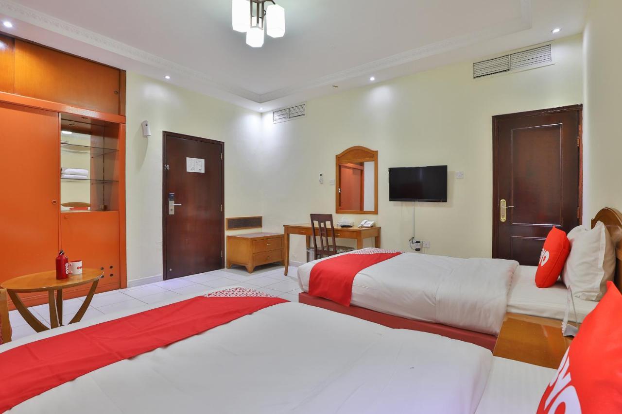 Oyo 366 Waves Hotel Ajman Luaran gambar