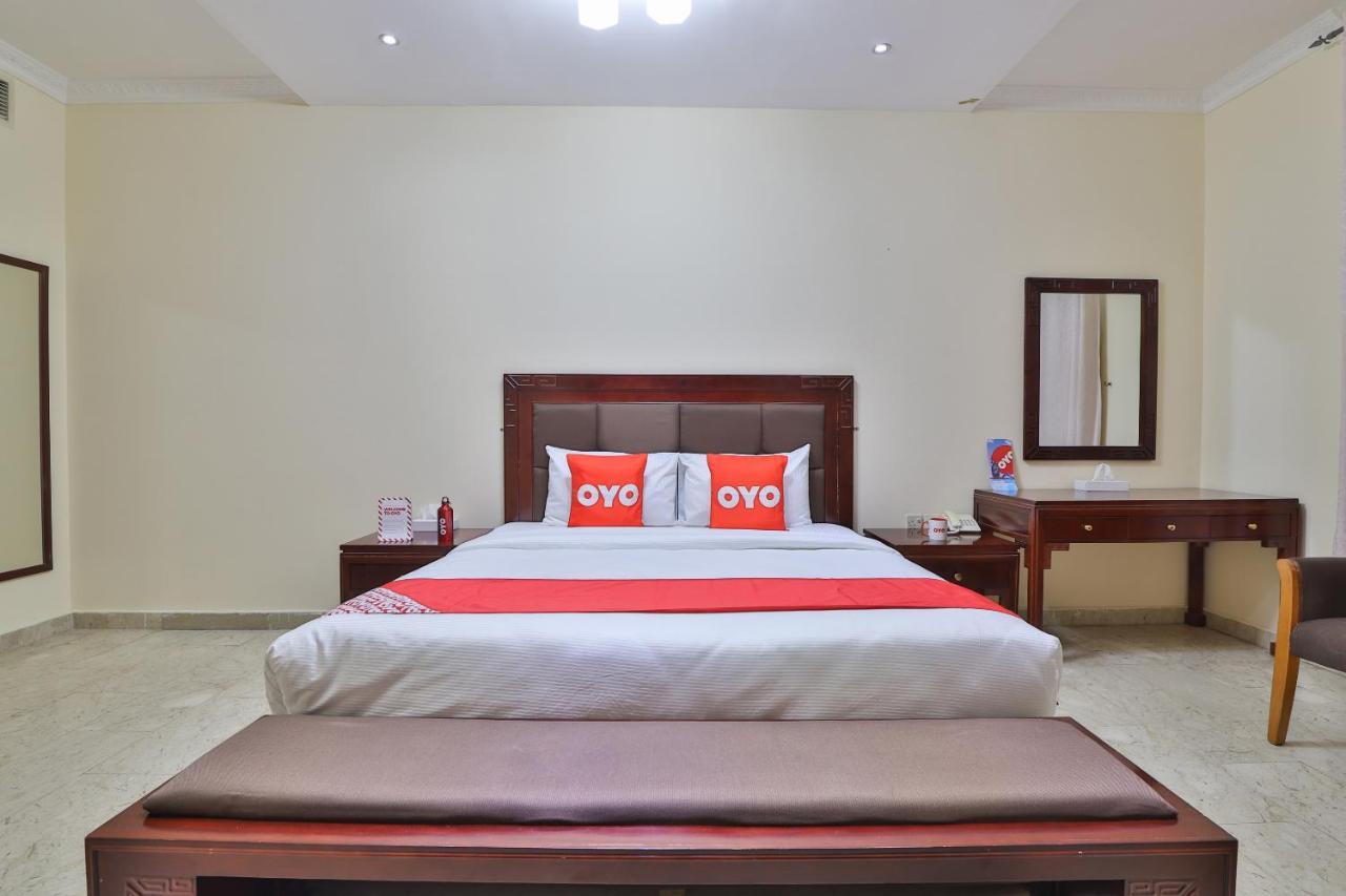 Oyo 366 Waves Hotel Ajman Luaran gambar