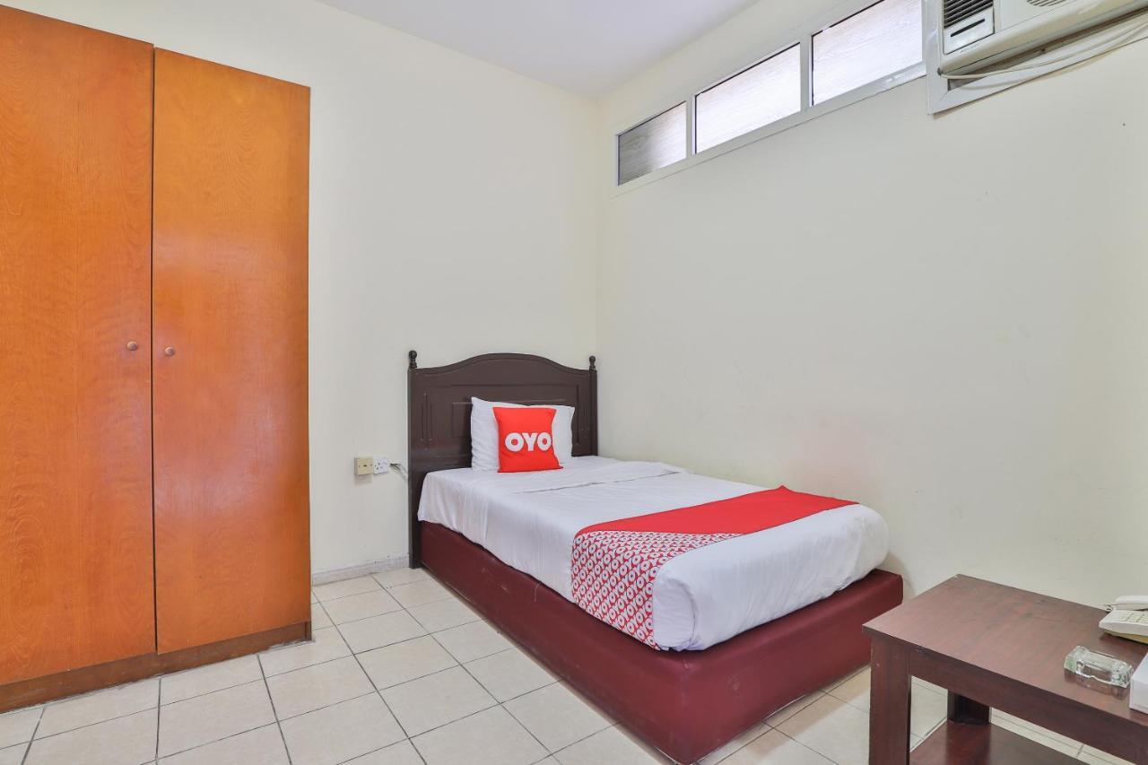 Oyo 366 Waves Hotel Ajman Luaran gambar