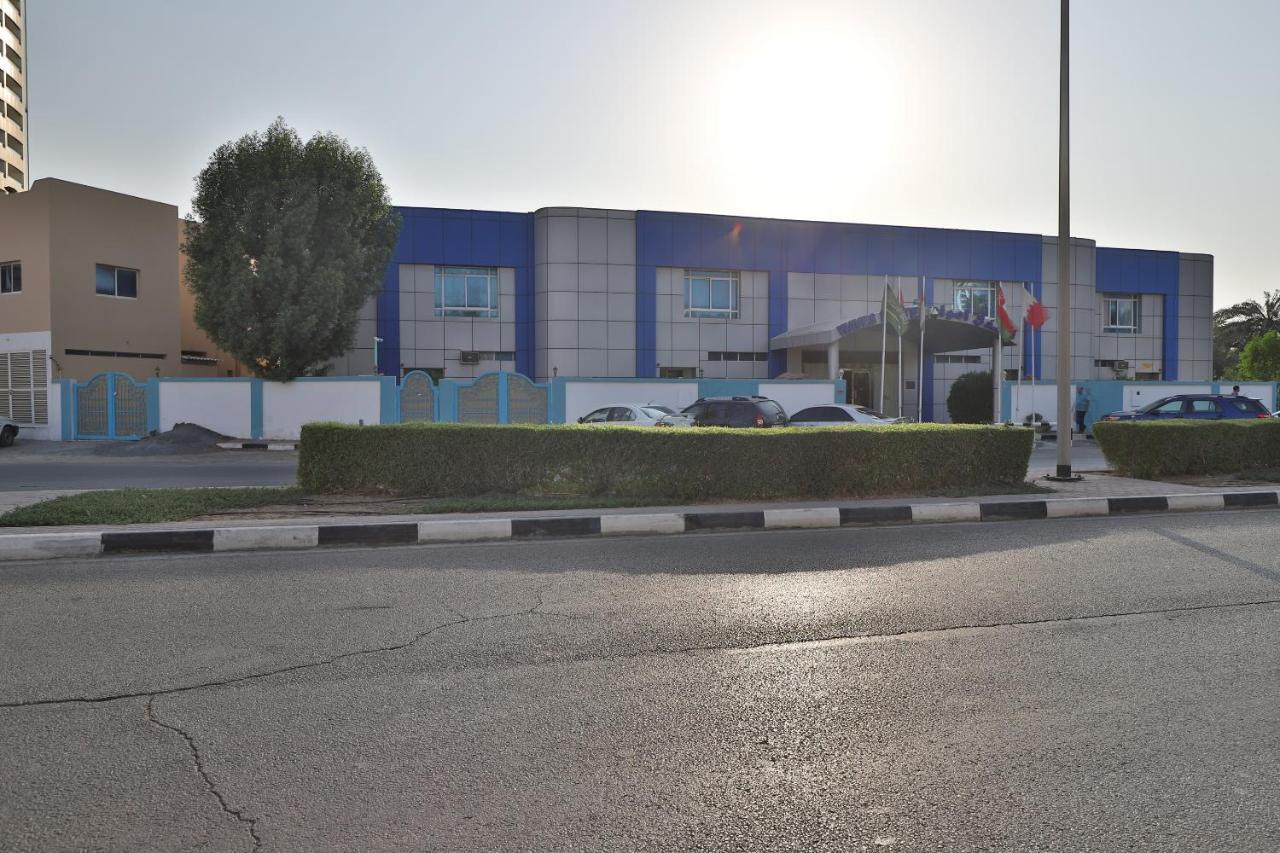 Oyo 366 Waves Hotel Ajman Luaran gambar