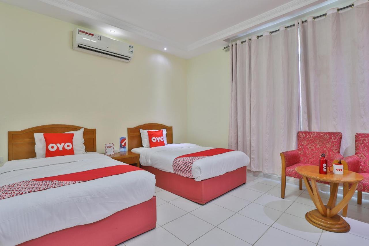 Oyo 366 Waves Hotel Ajman Luaran gambar