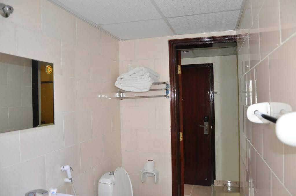 Oyo 366 Waves Hotel Ajman Luaran gambar