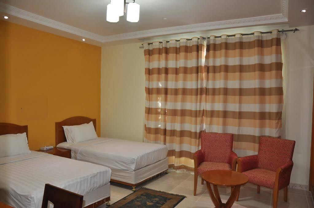 Oyo 366 Waves Hotel Ajman Luaran gambar
