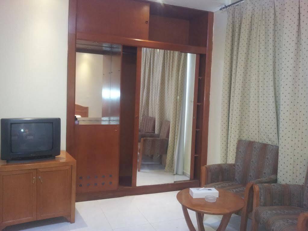 Oyo 366 Waves Hotel Ajman Luaran gambar