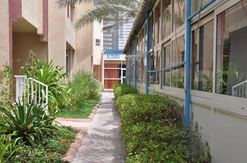 Oyo 366 Waves Hotel Ajman Luaran gambar